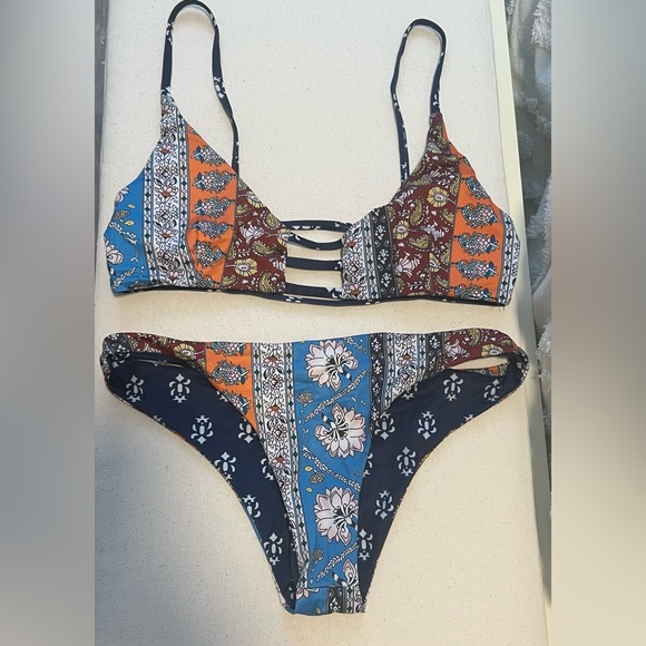 Reversible Bikini Set - Picture 1 of 2